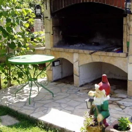 Marina 1 Nv - 4 Pax, Grill, Pool Apartment *