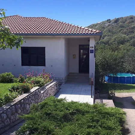 Marina 1 Nv - 4 Pax, Grill, Pool Apartment *