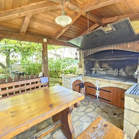 Marina 1 Nv - 4 Pax, Grill, Pool *