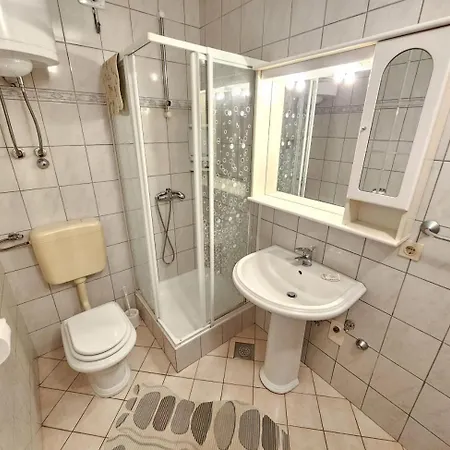 Marina 1 Nv - 4 Pax, Grill, Pool Apartman