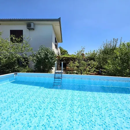 Marina 1 Nv - 4 Pax, Grill, Pool *