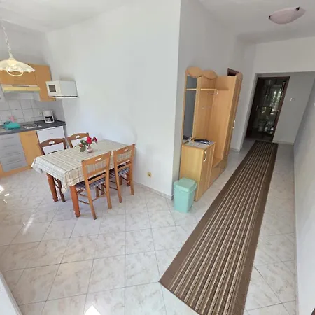 Marina 1 Nv - 4 Pax, Grill, Pool Novi Vinodolski
