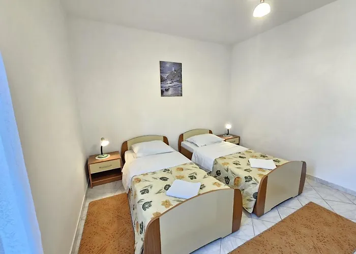 Marina 1 Nv - 4 Pax, Grill, Pool *