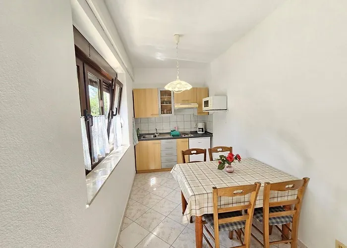 Marina 1 Nv - 4 Pax, Grill, Pool * Novi Vinodolski